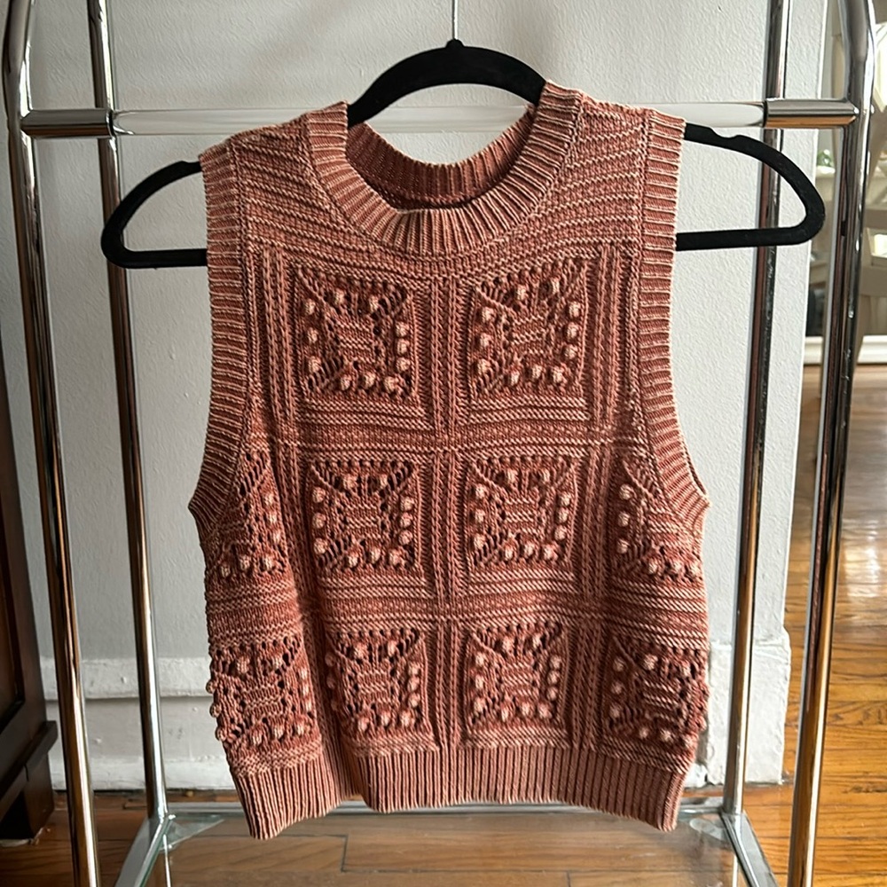 Sweater vest
